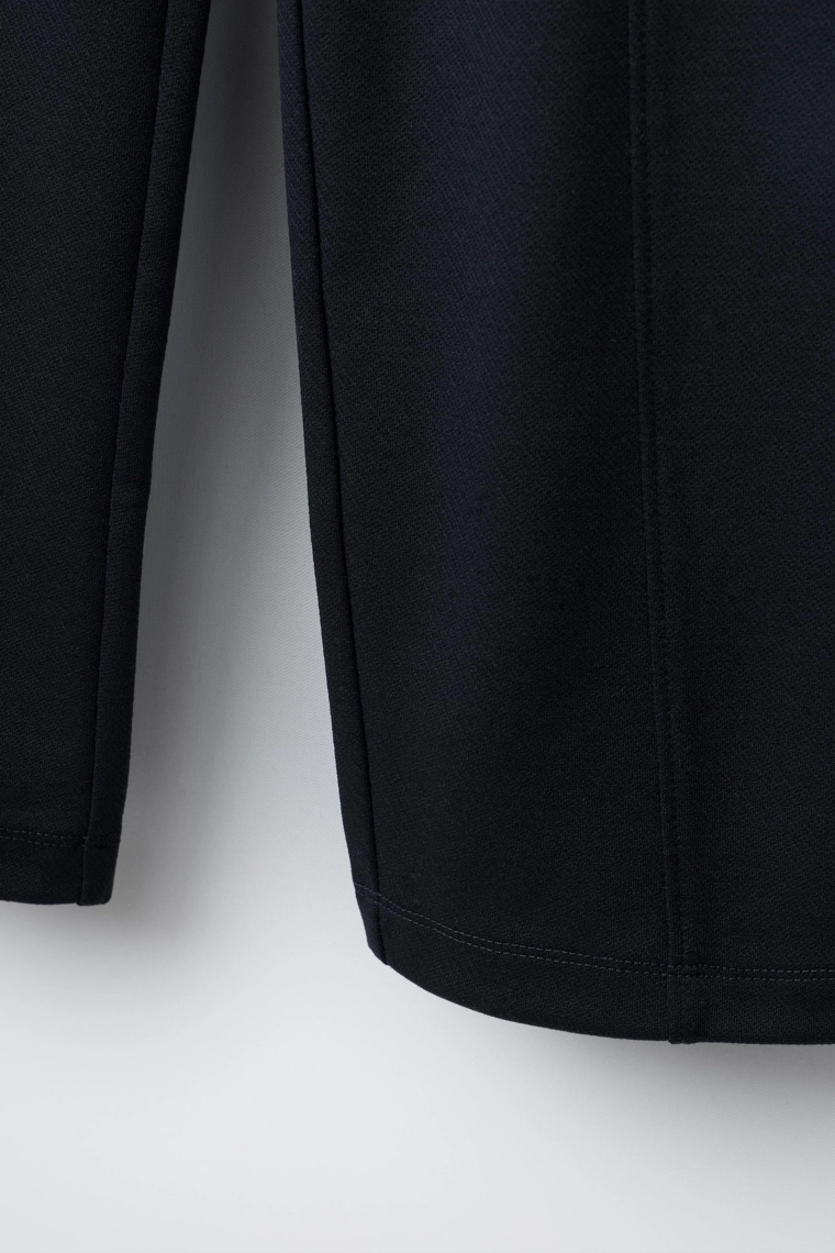 Широкие брюки с деталями шва