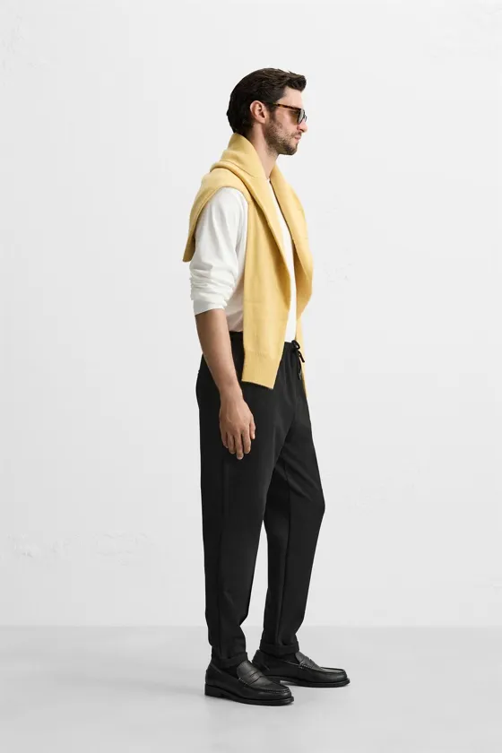 Брюки regular fit из комфортного эластичного материала
