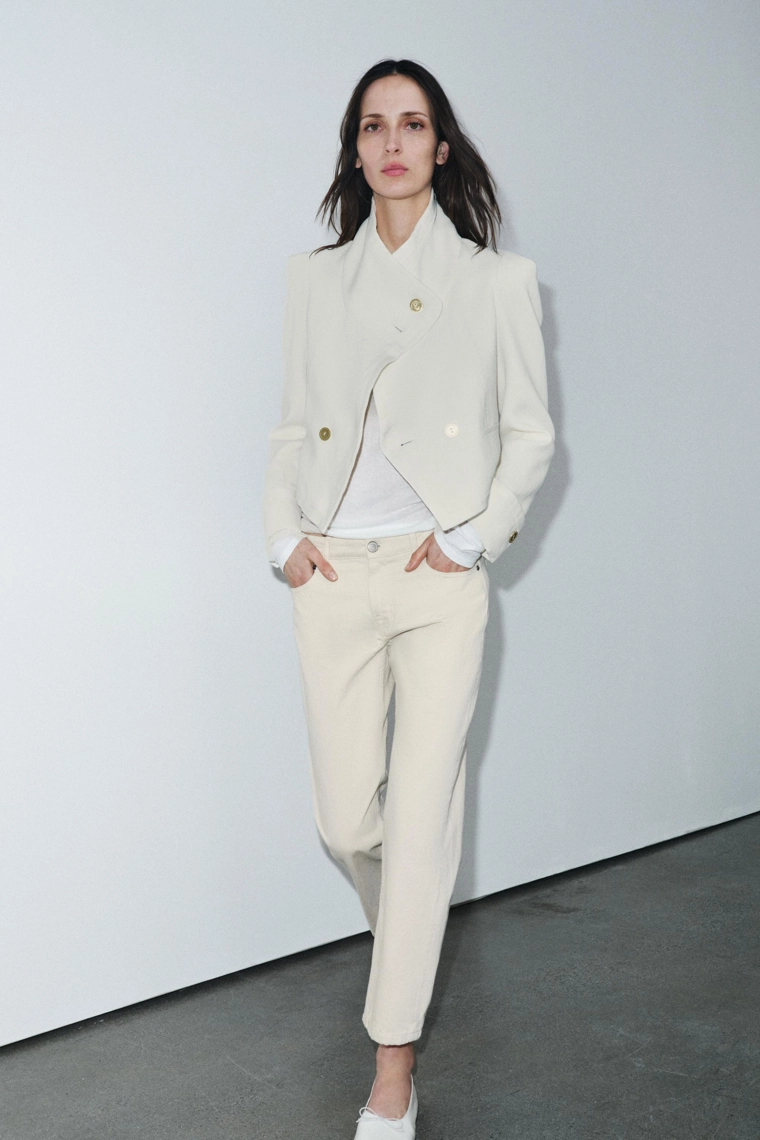 Джинсы средней посадки и зауженными брючинами коллекции zw