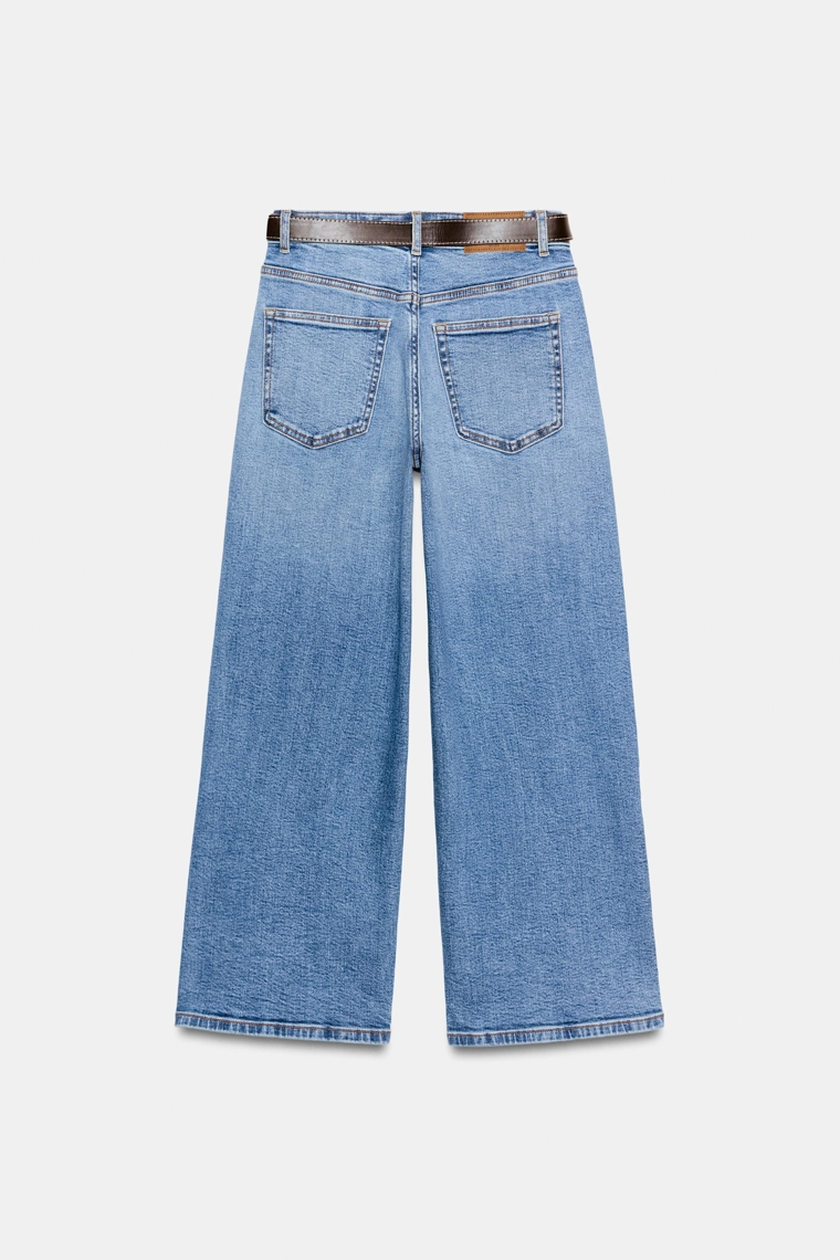 Джинсы с высокой посадкой и широкими штанинами на поясе