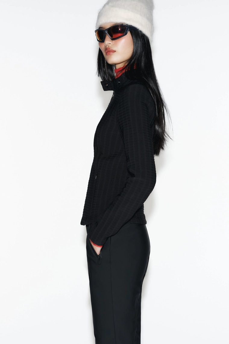 Куртка из коллекции лыжной одежды с водоотталкивающими свойствами и дышащей тканью