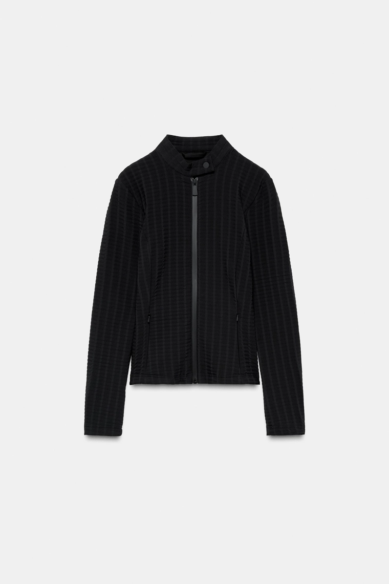 Куртка из коллекции лыжной одежды с водоотталкивающими свойствами и дышащей тканью