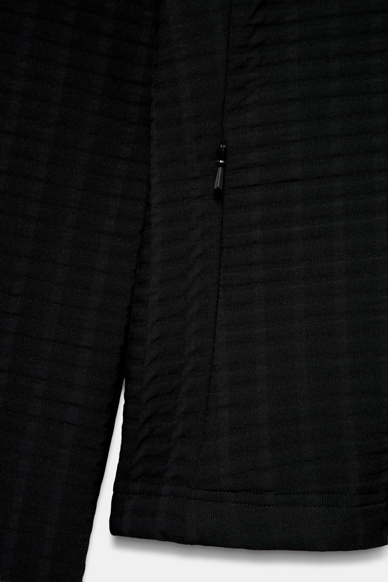 Куртка из коллекции лыжной одежды с водоотталкивающими свойствами и дышащей тканью