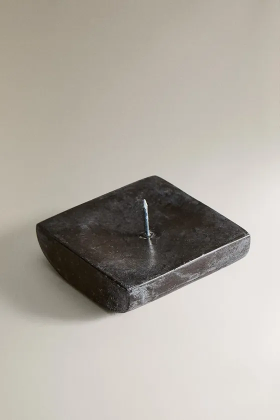 Подсвечник из мрамора