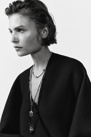 Ожерелье с металлическими деталями- Заказать в России