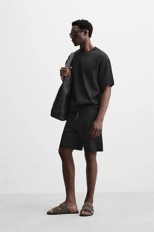 Футболка из рельефной ткани