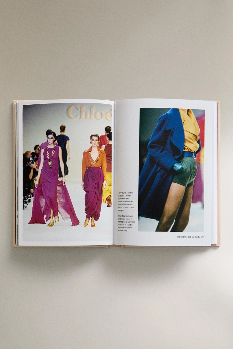 Маленькая книга chloé (на английском языке)