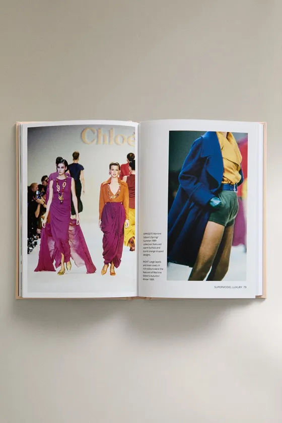Книга the little book of chloé