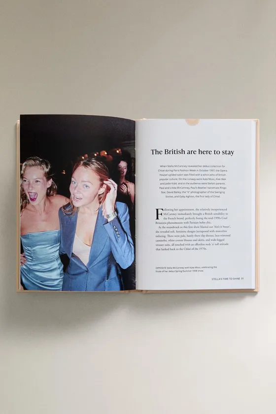 Книга the little book of chloé