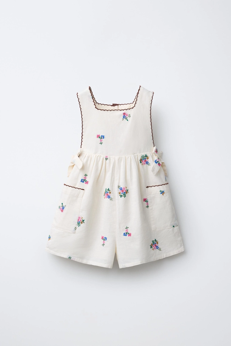 Вышитый короткий комбинезон