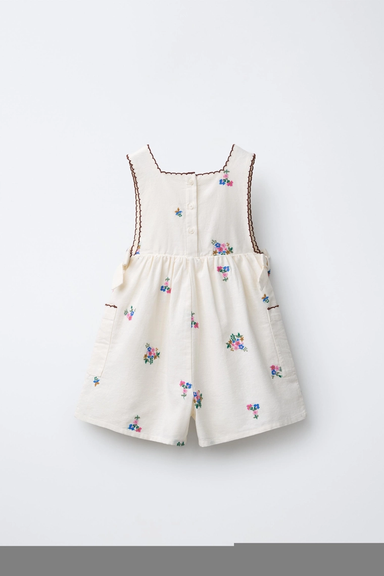 Вышитый короткий комбинезон