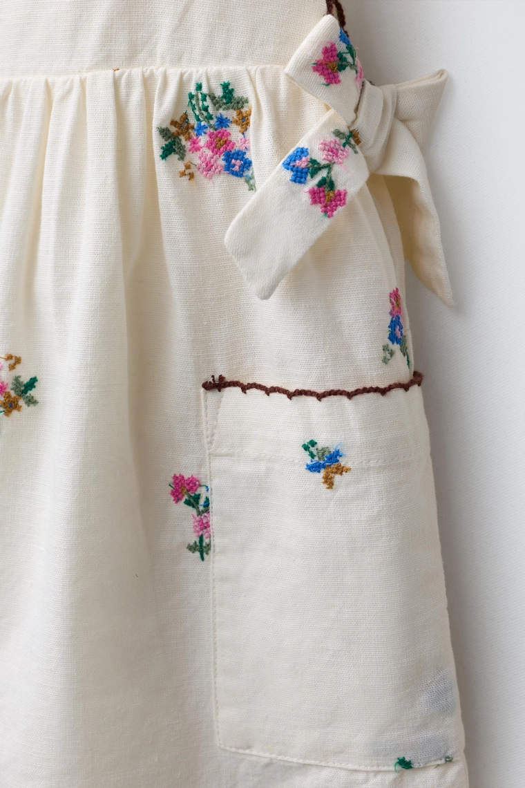 Вышитый короткий комбинезон