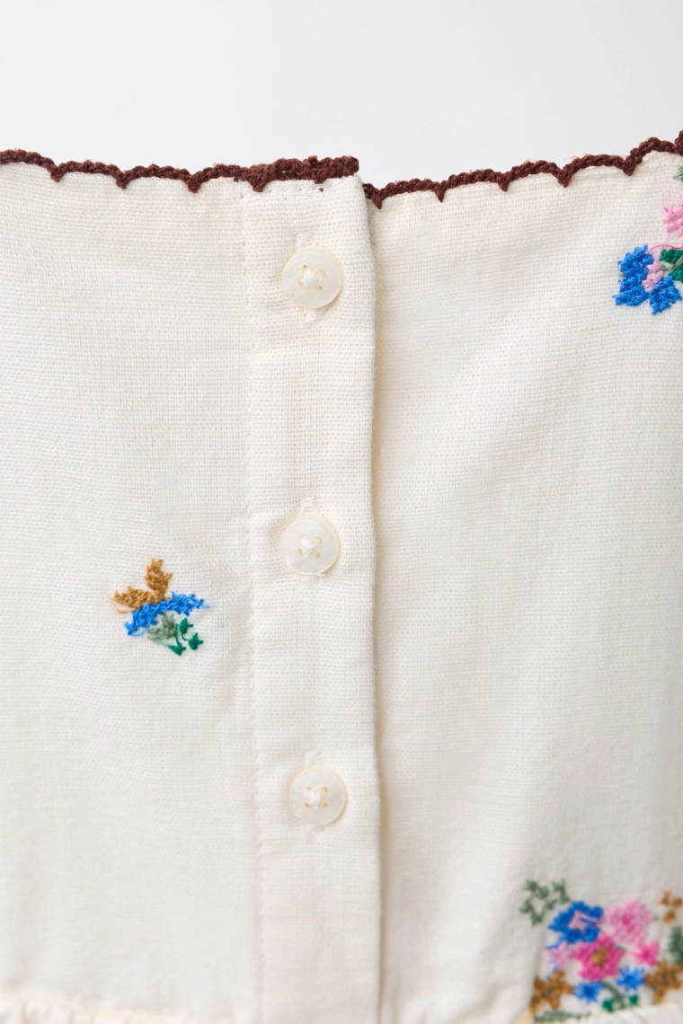 Вышитый короткий комбинезон