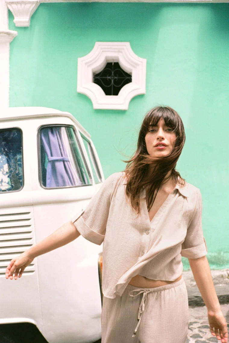 Рубашка с короткими рукавами и свободным силуэтом