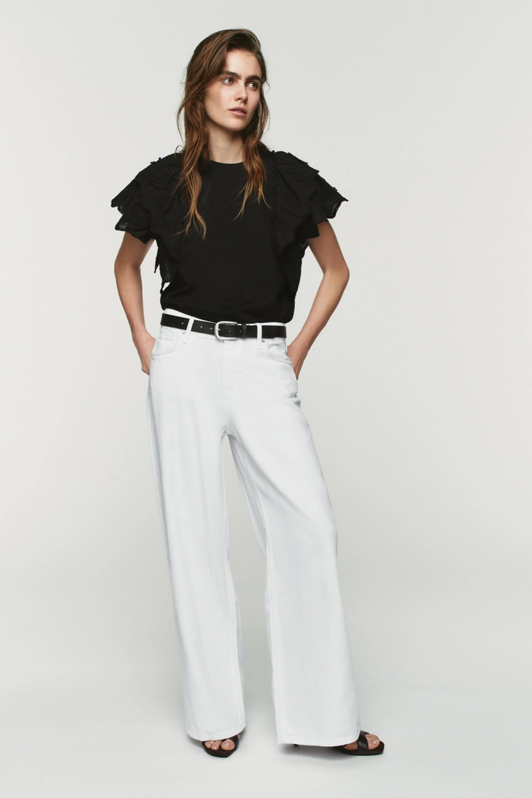 Футболка с короткими рюшами