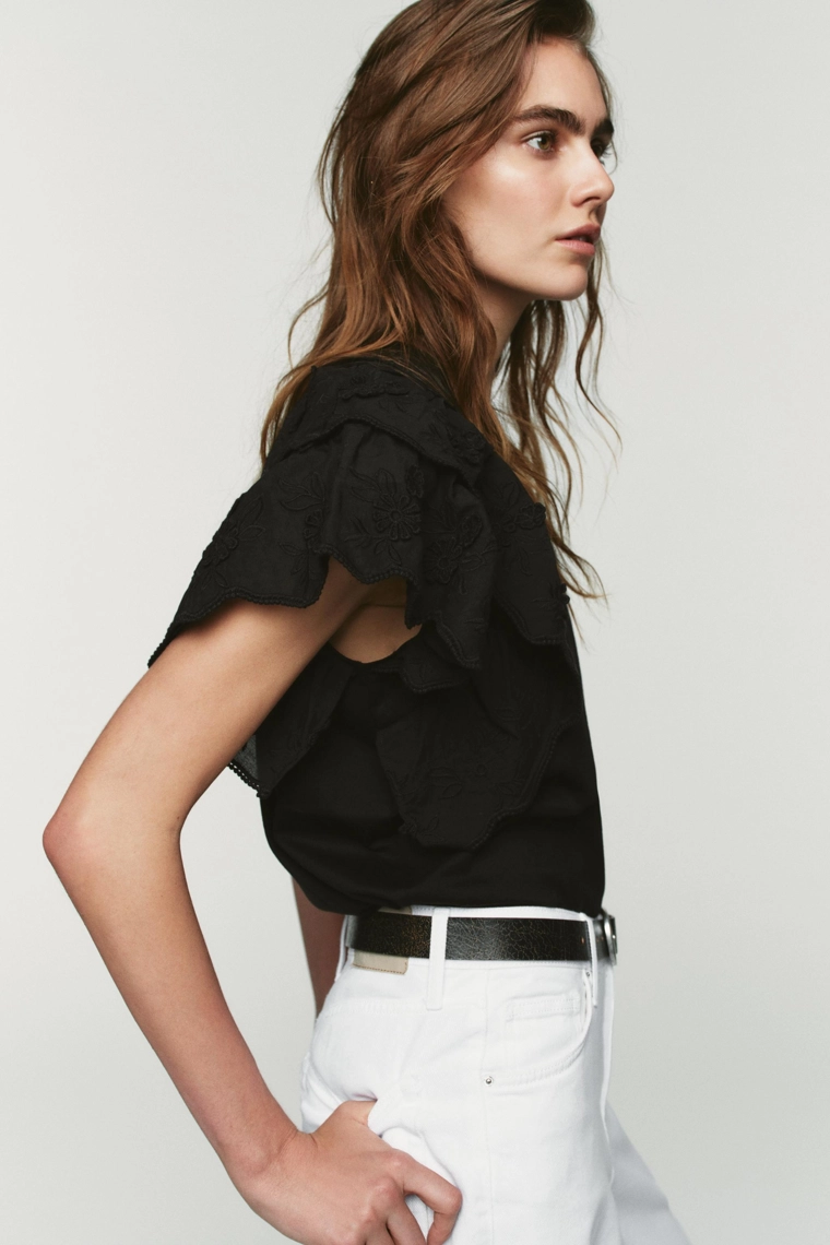 Футболка с короткими рюшами