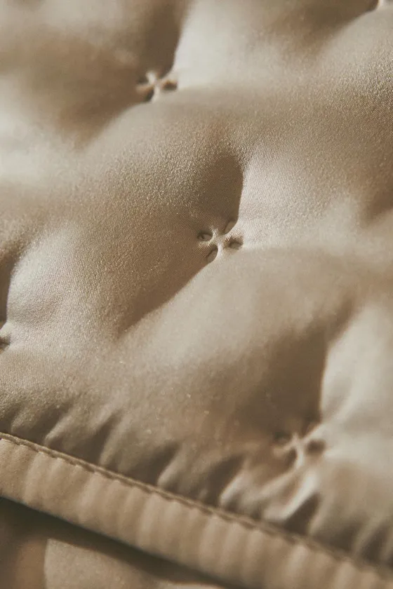 Одеяло plain quilt with knots