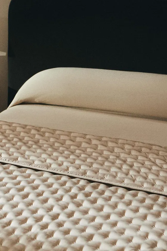 Одеяло plain quilt with knots