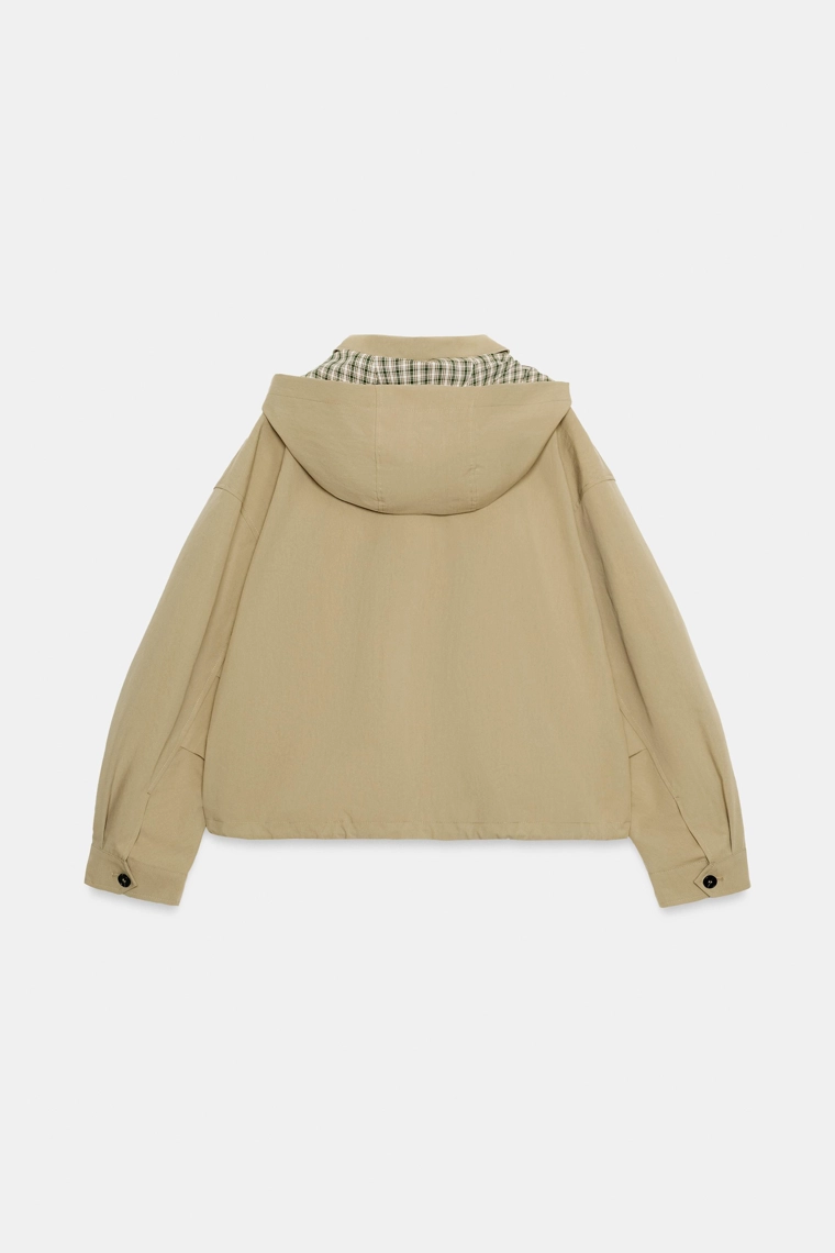 Куртка с отстегивающимся капюшоном