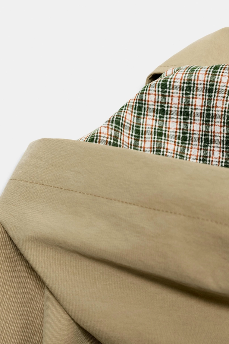 Куртка с отстегивающимся капюшоном