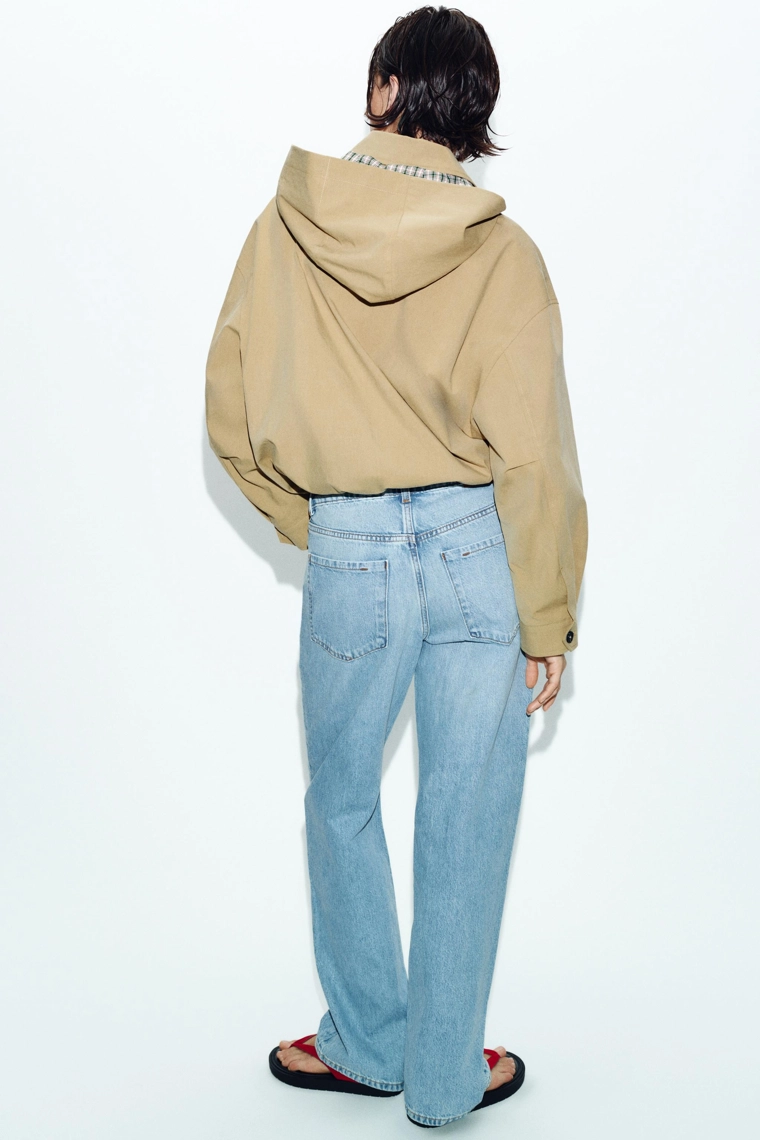 Куртка с отстегивающимся капюшоном