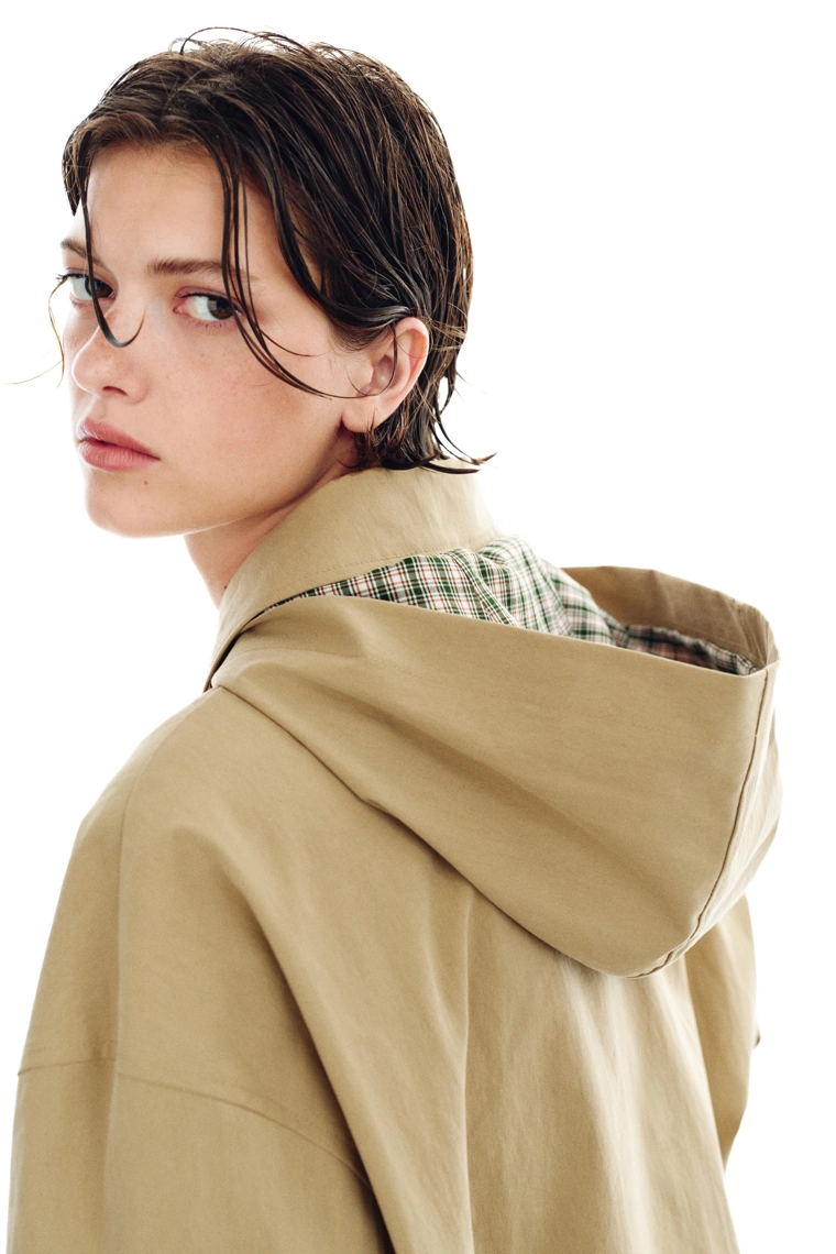 Куртка с отстегивающимся капюшоном