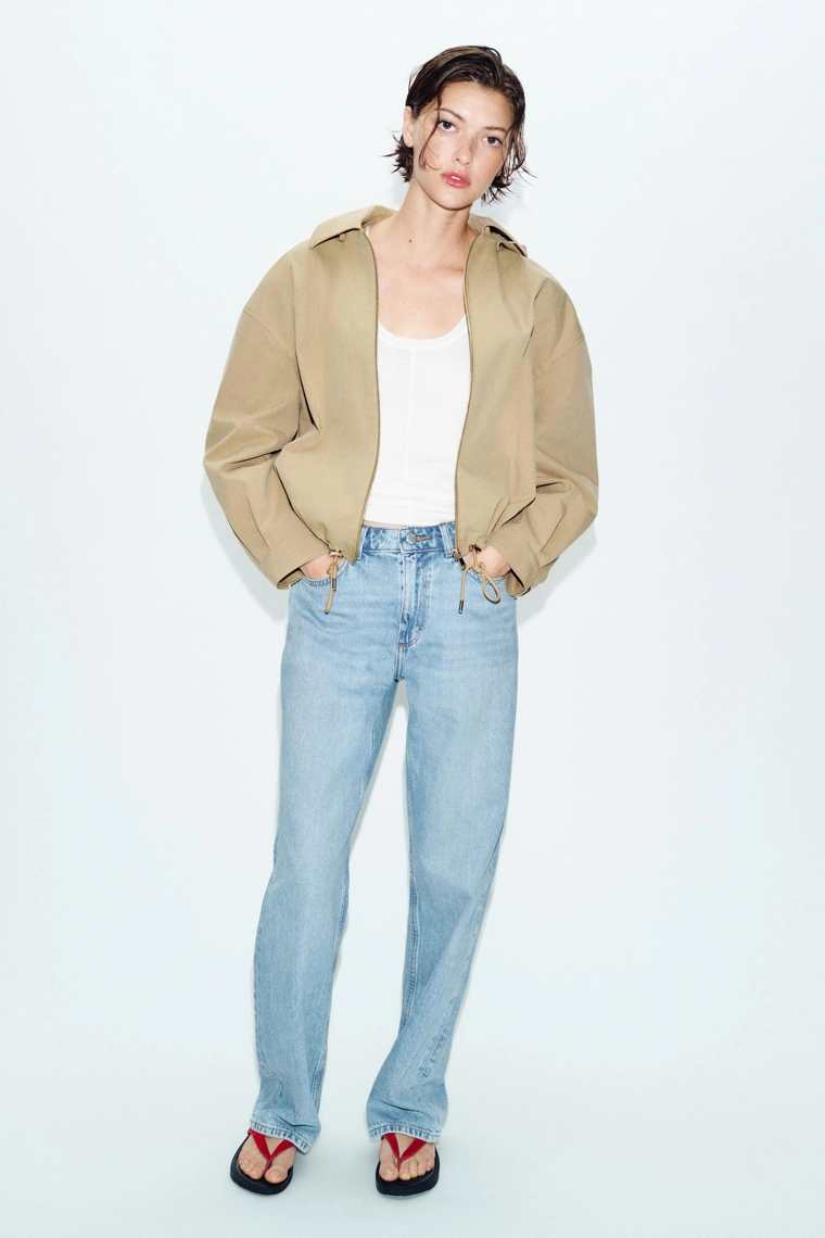 Куртка с отстегивающимся капюшоном