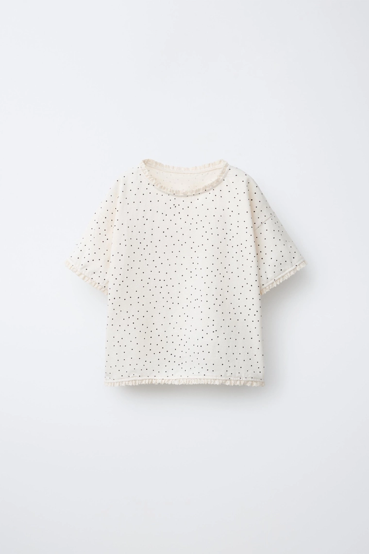 Футболка в полоску с кружевным краем