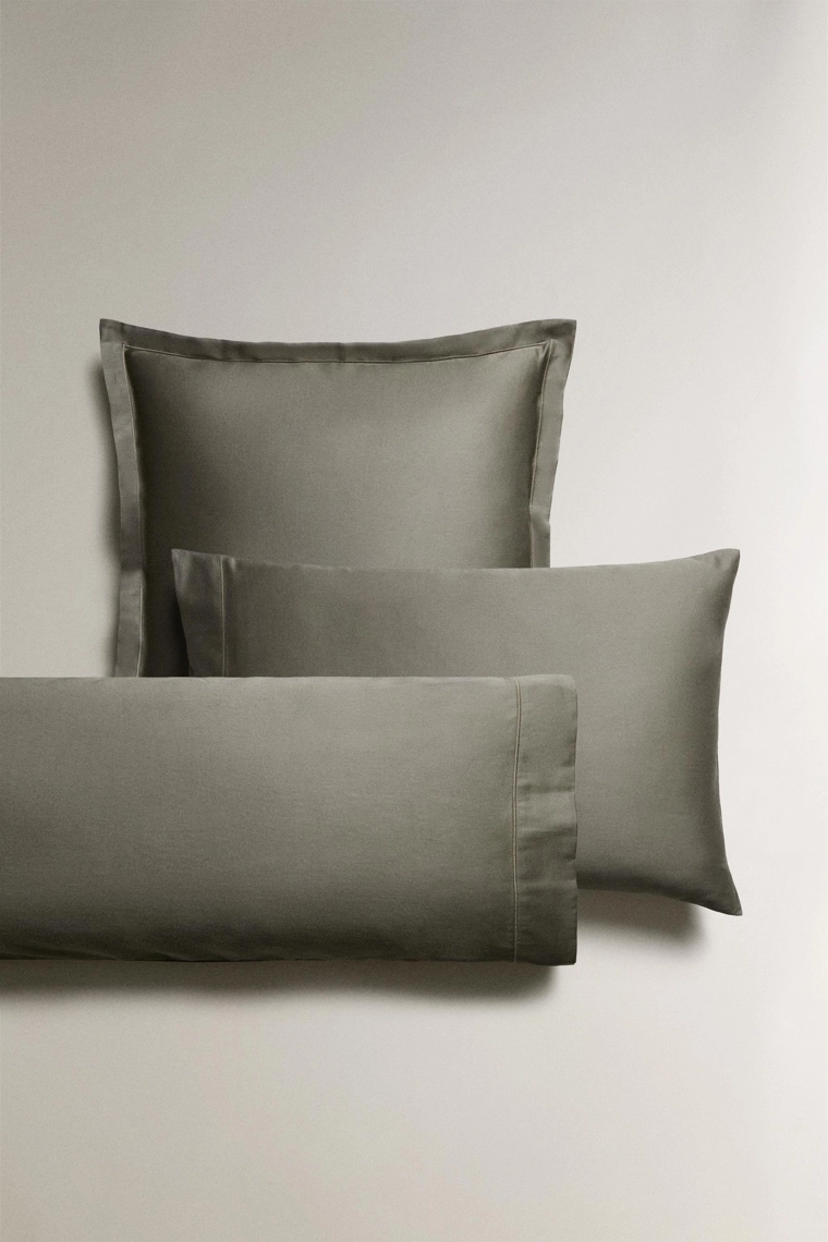 Наволочка из сатина с отделкой (300 нитей)