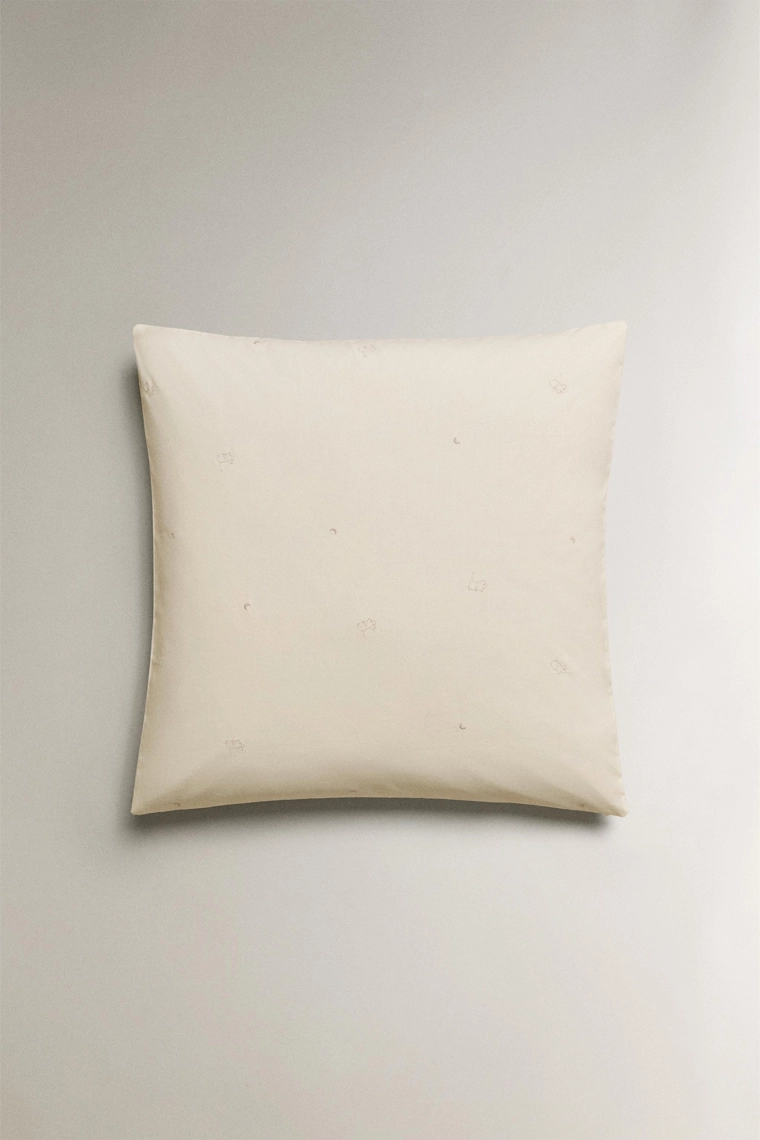 Детская наволочка с вышитыми мышами