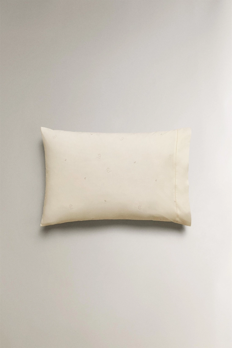 Детская наволочка с вышитыми мышами