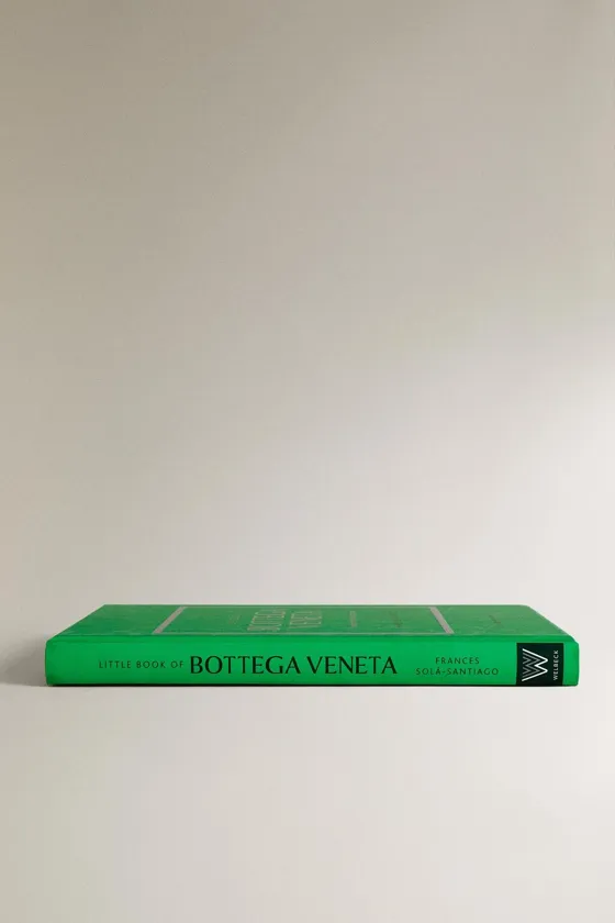 Книга the little book of bottega veneta