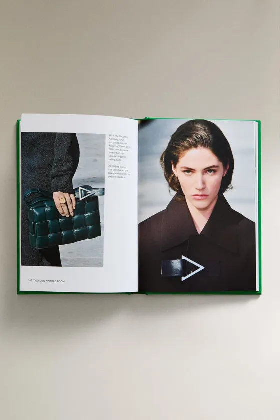 Книга the little book of bottega veneta