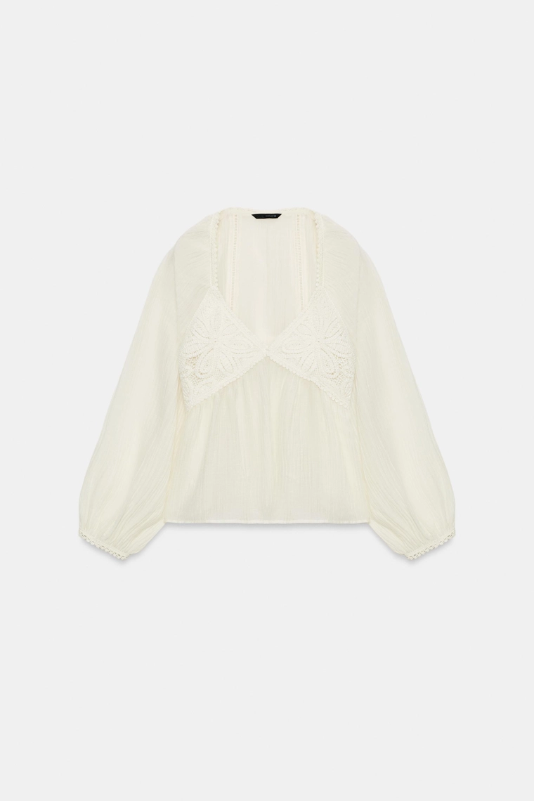 Блузка с кружевными вставками