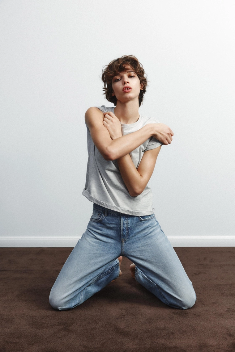 Джинсы средней посадки прямого кроя zara