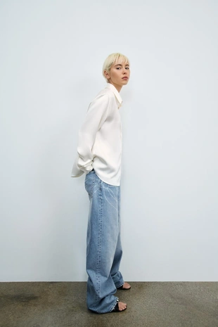 Джинсы  оверсайз с высокой посадкой и стразами- Заказать в России