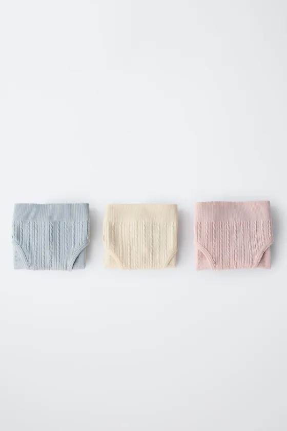 Для возраста 8-14 лет / три шт. брифов без швов в упаковке