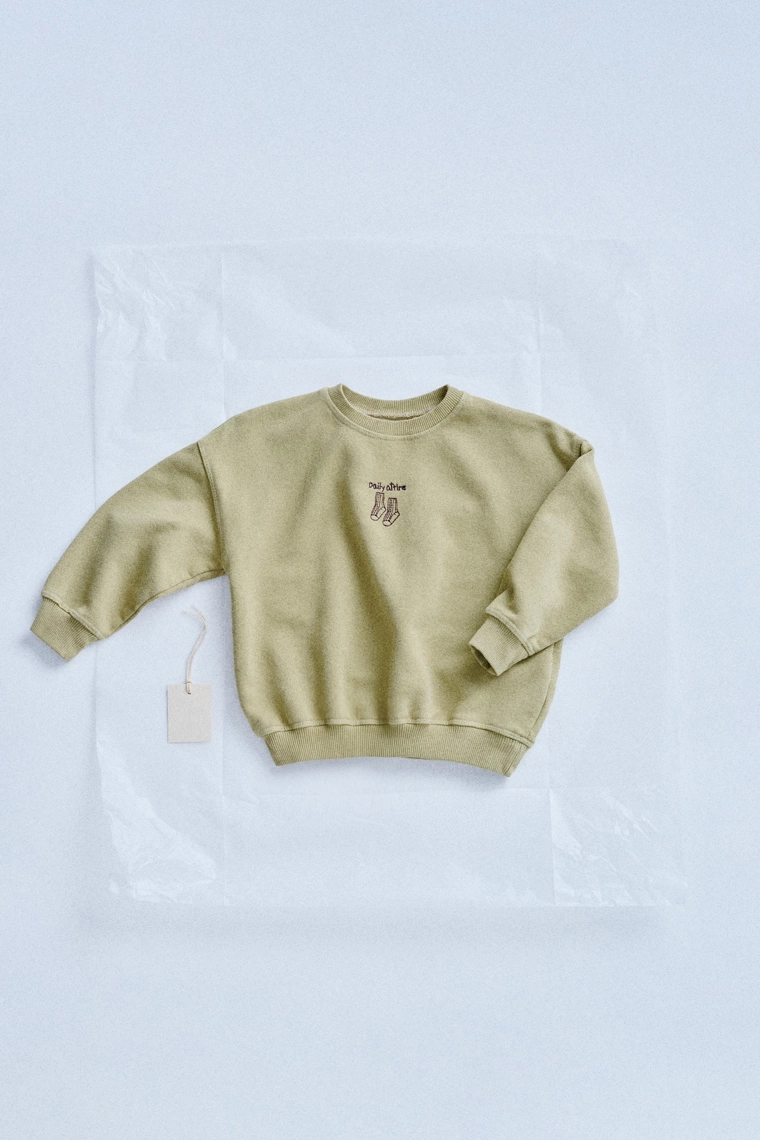 Свитшот zara timeless с вышивкой