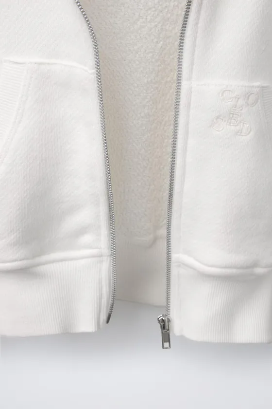 Толстовка на молнии closed ©