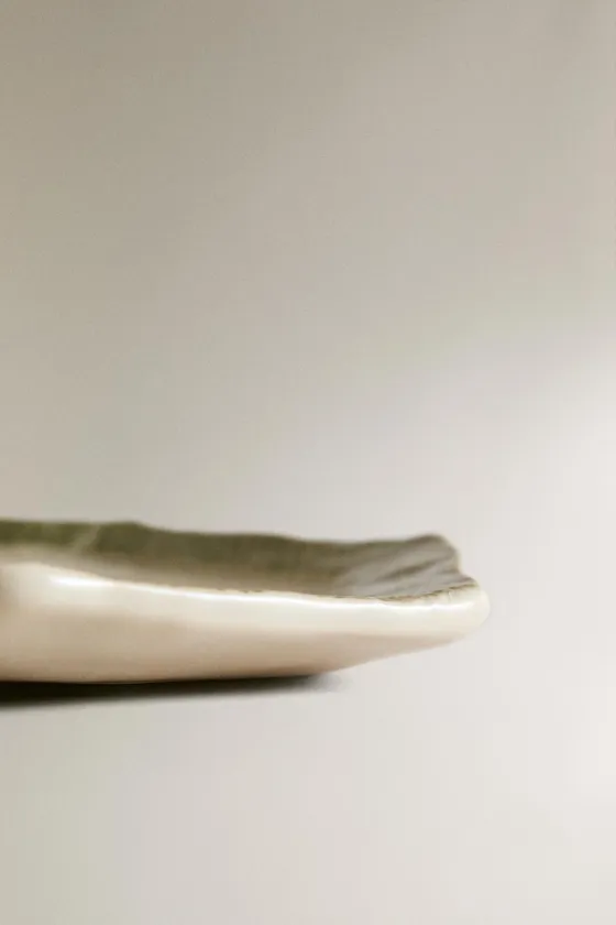 керамическая десертная тарелка с рыбой