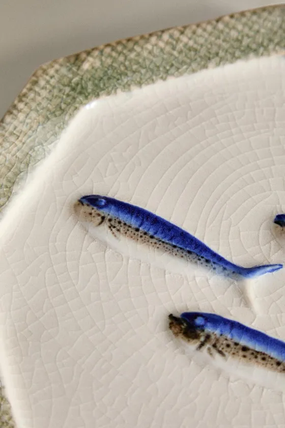 керамическая десертная тарелка с рыбой