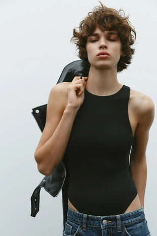 Боди из полиамида с горловиной халтер - Заказать в России