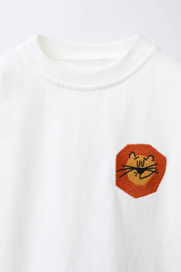 Комплект футболка и бермуды с львами