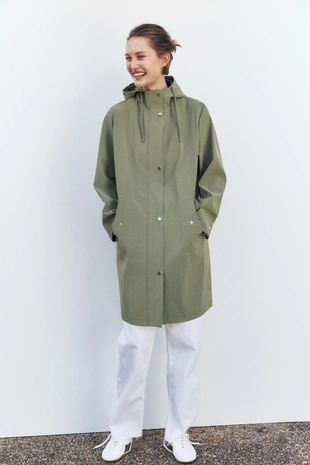 Куртка с резиновым покрытием и капюшоном- Заказать в России