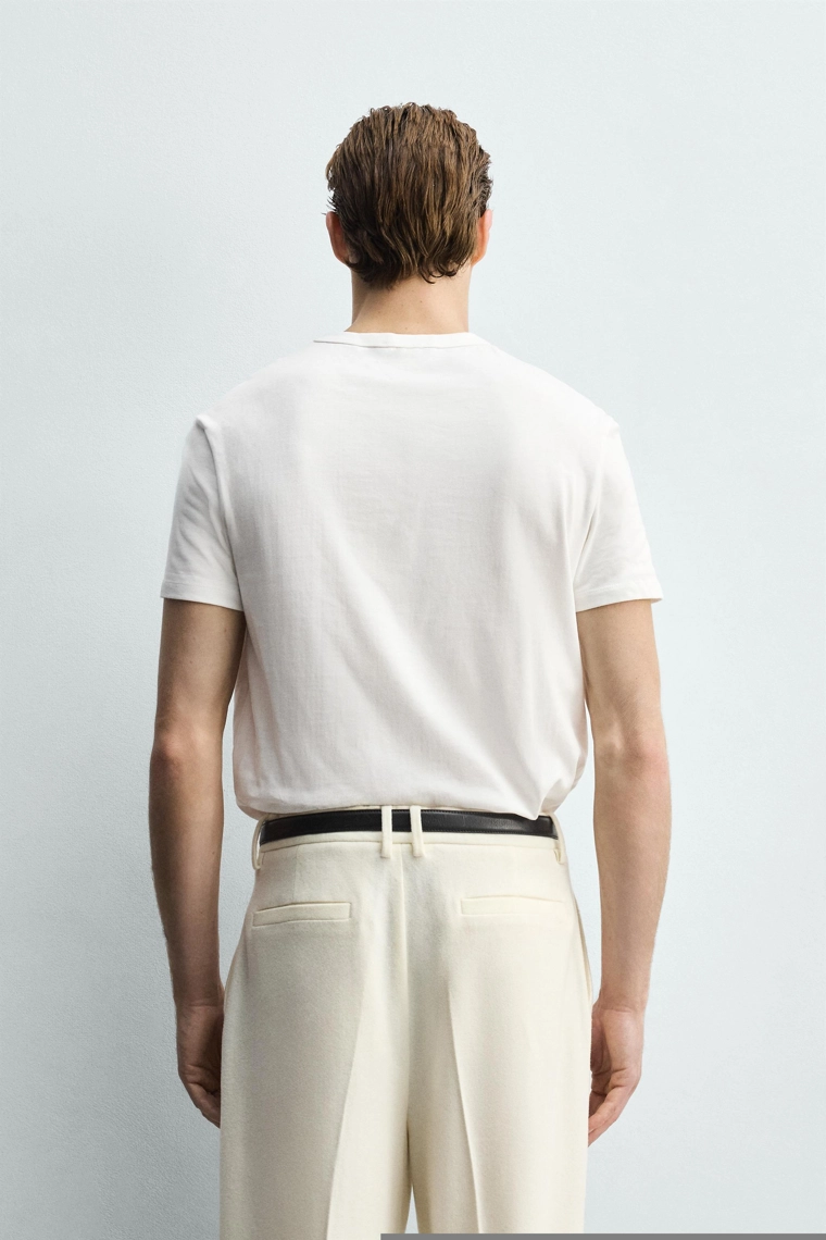 Мягкая футболка свободного кроя