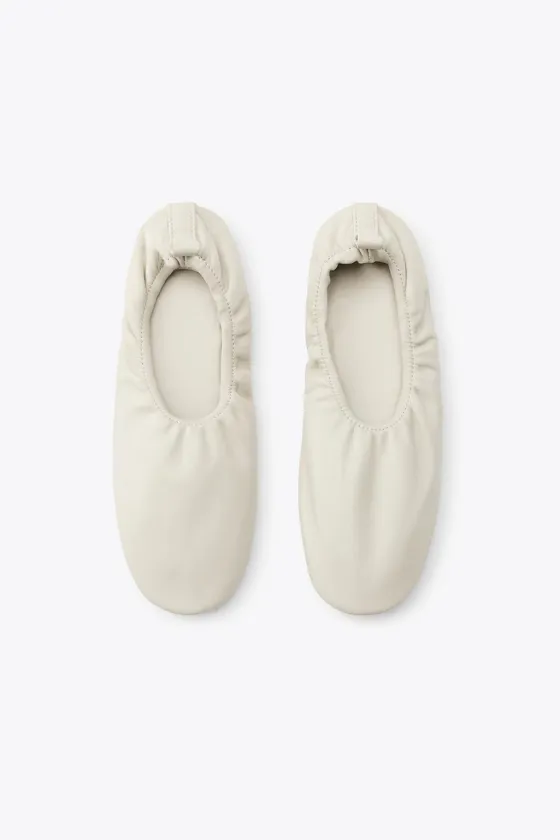 100% leather limited edition pumps