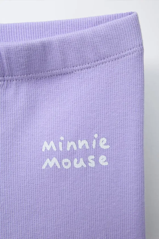 ТОЛСТОВКА И ЛЕГИНСЫ С ПРИНТОМ MINNIE MOUSE © DISNEY