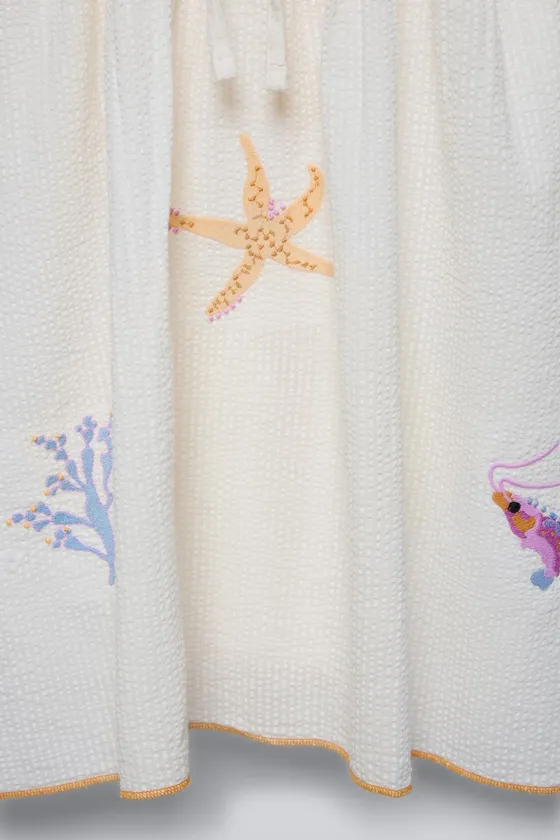 Вышитый кафтан