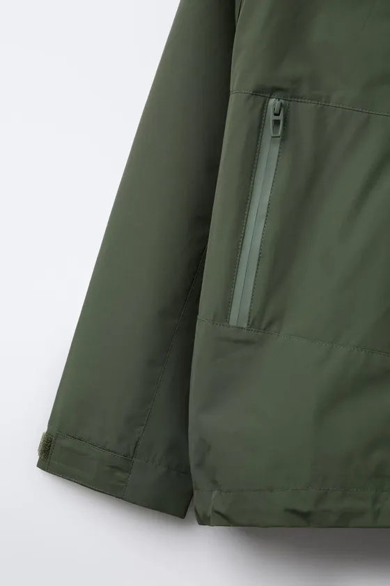 ЛЕГКАЯ КУРТКА С КАПЮШОНОМ WATER REPELLENT