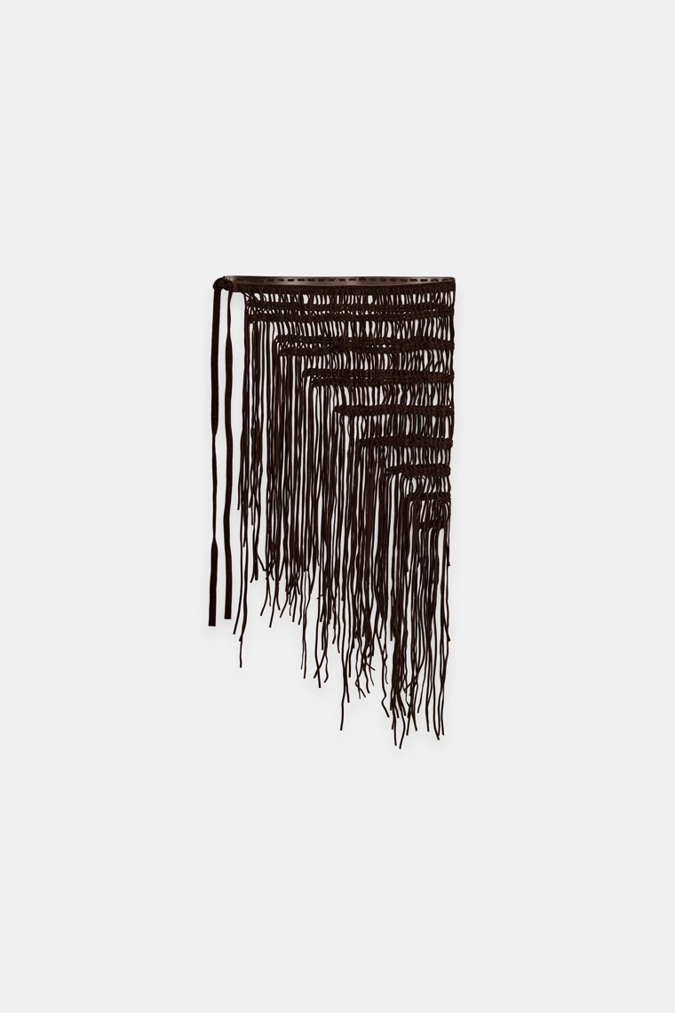 Кожаный ремень крючком с кисточками